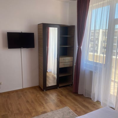 Location d’un appartement confortable de 3 pièces, 140 m², dans le quartier Mamaia, Constanța, Roumanie